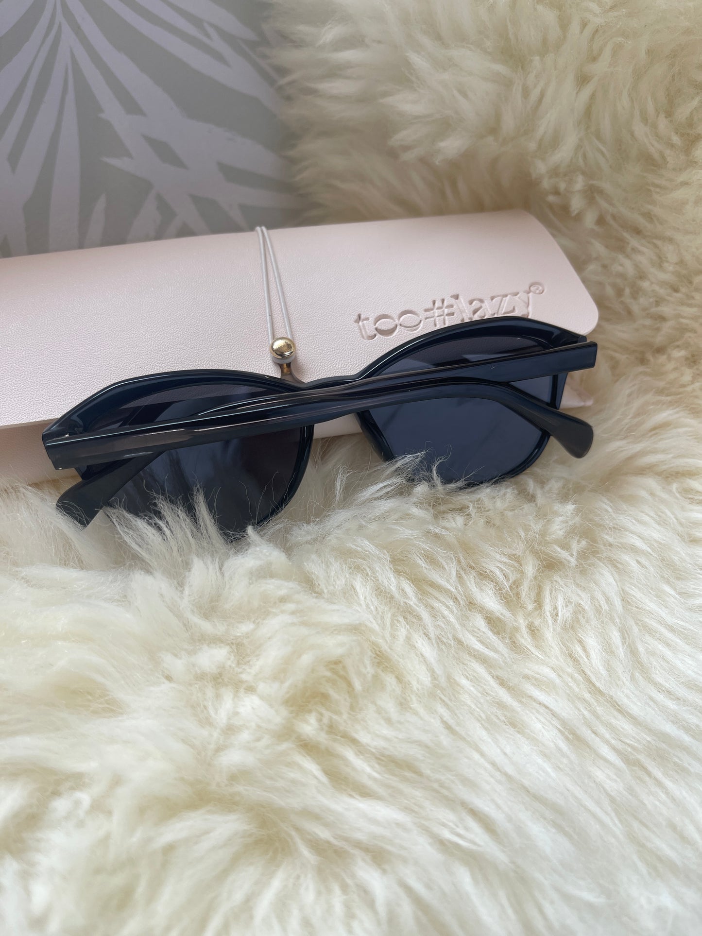 Too Lazy Fashion Sunglasses LS8046